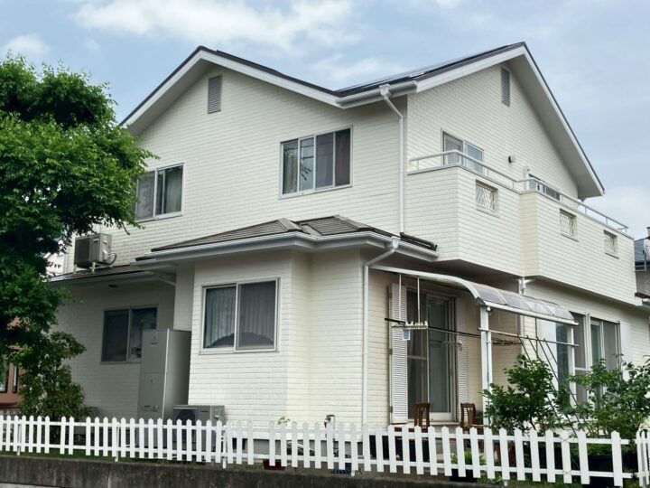 北九州市八幡西区S様　築27年！雨垂れなどの外壁汚れを改善した、外壁・屋根塗装
