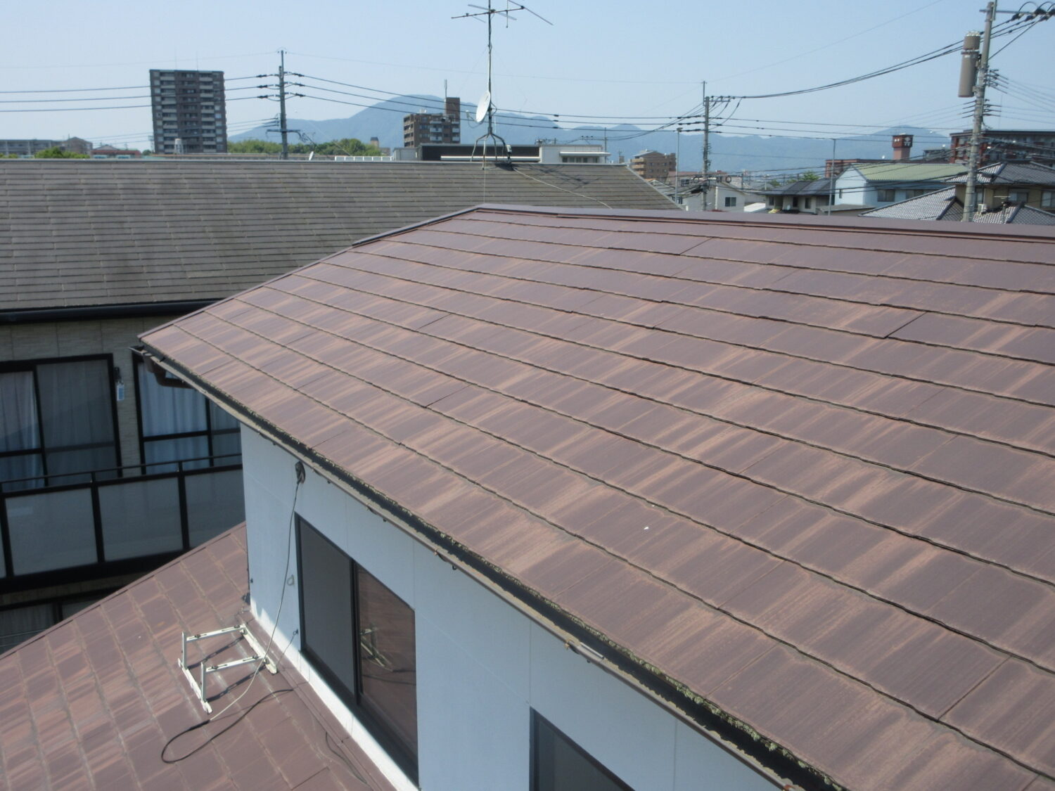 コロニアル　スレート屋根　色褪せ