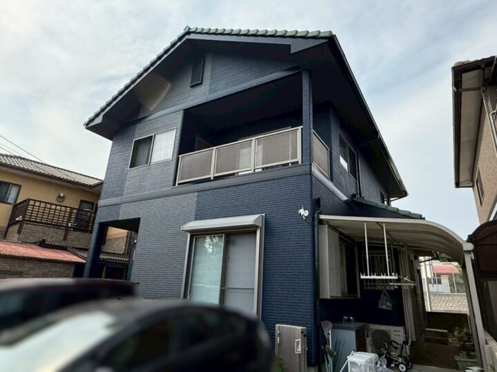 下関市Y様邸　濃いブルーで落ち着いた雰囲気に仕上げた外壁塗装、エコキュート交換、ストックヤード設置工事