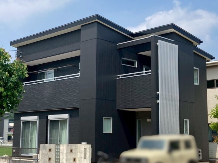 大野城市O様邸　色味をおさえシックでお洒落な印象に仕上げた外壁・屋根塗装