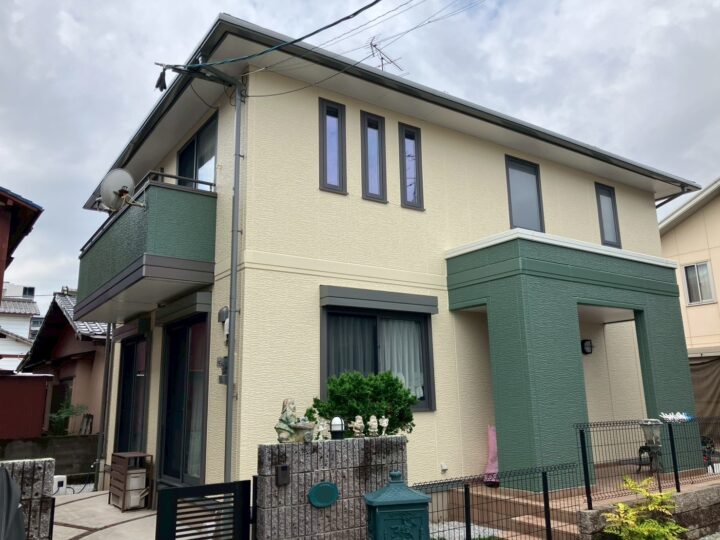 北九州市小倉南区G様邸 築20年！超低汚染塗料を使いアクセントのグリーンが爽やなツートンカラーに仕上げた外壁塗装