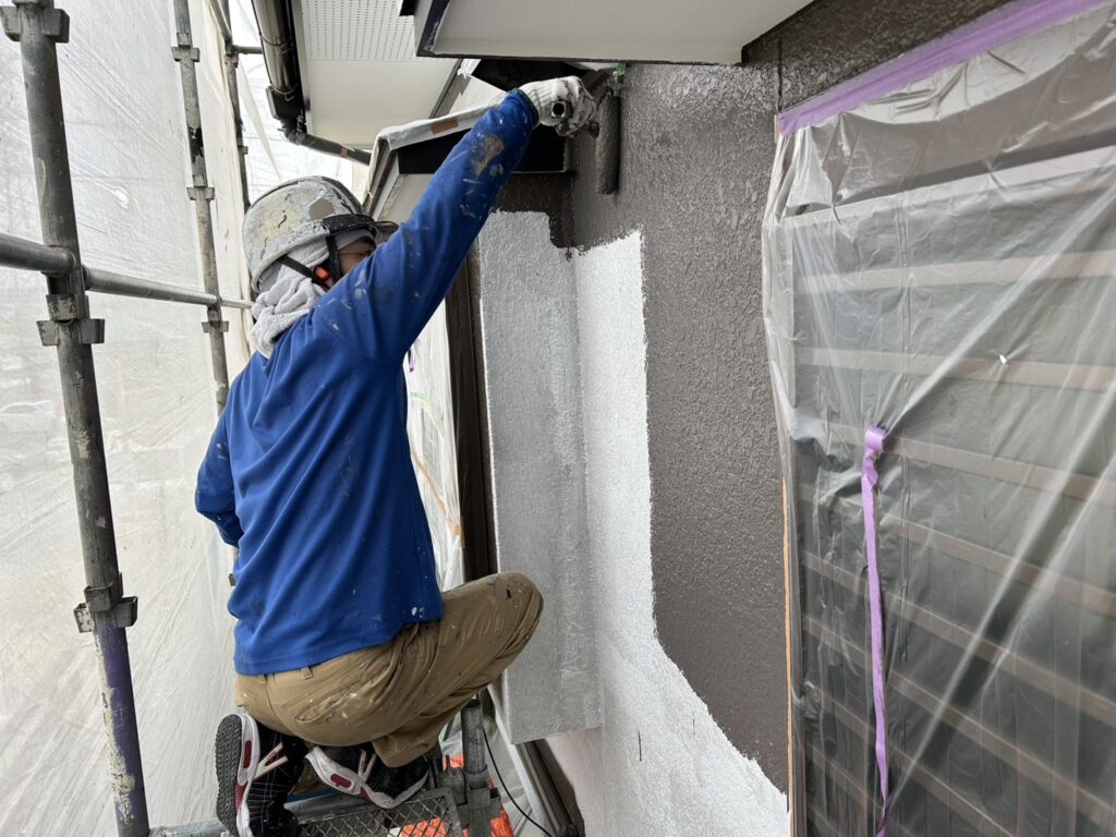 中塗りをやってます