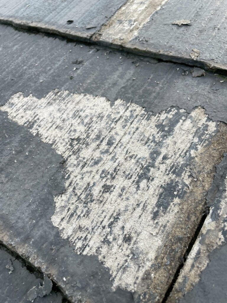 剥げた屋根塗装