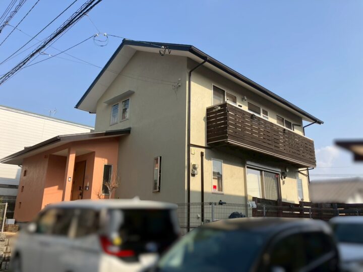小倉南区にて高耐候性塗料を使用し暖かい色に塗装したお客様の声
