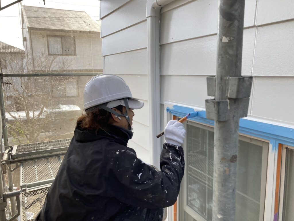 ラップサイディングボード塗装　青部分塗装