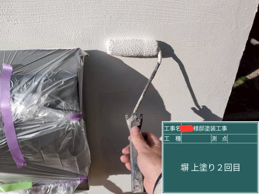 外塀の上塗り塗装2回目