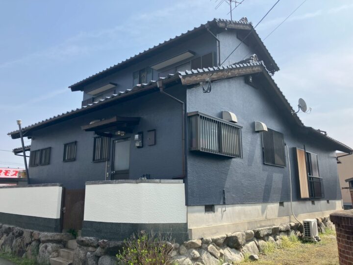 【新築みたいと褒められた！】飯塚市にて遮熱効果のある塗料で外塀・外壁塗装をしたお客様の声