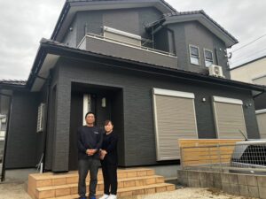 遠賀郡にて人気色のウィザードコッパーで外壁塗装したお客様の声